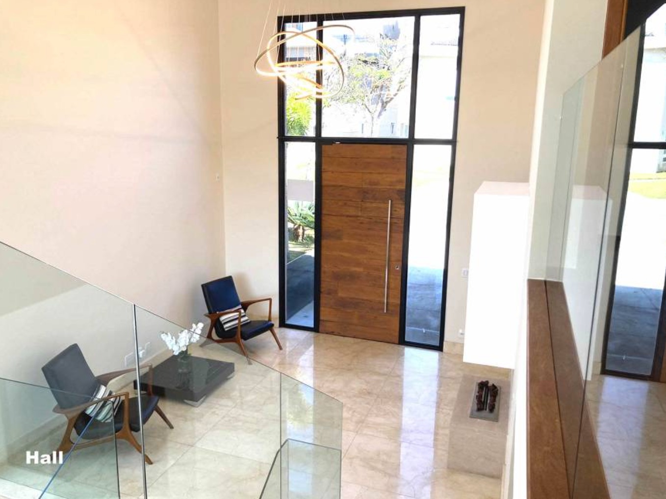 Hall Entrada